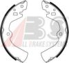 NISSA 4406048L25 Brake Shoe Set